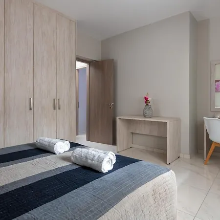 Apartment Divina