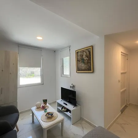 Apartment Divina