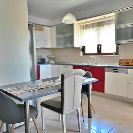 Divina Apartman Kremasztí