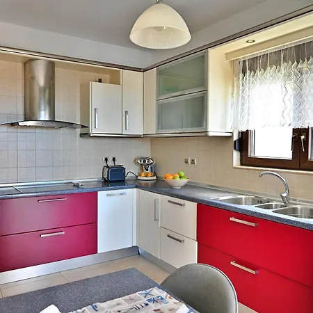 Divina Apartment *